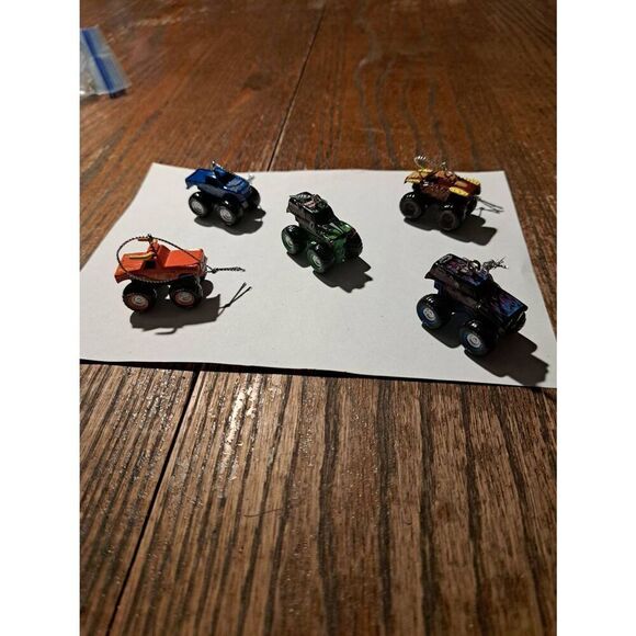Monster Jam Mini Ornaments Lot of 5 Feld 2023 Grave Digger Blue Thunder Max D - Picture 1 of 7